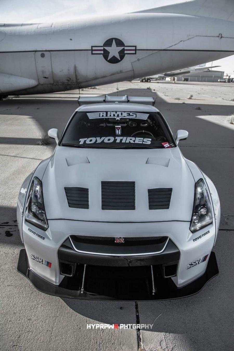  Nissan GT-R by Liberty Walk 2014 года  (фото 12 из 15)